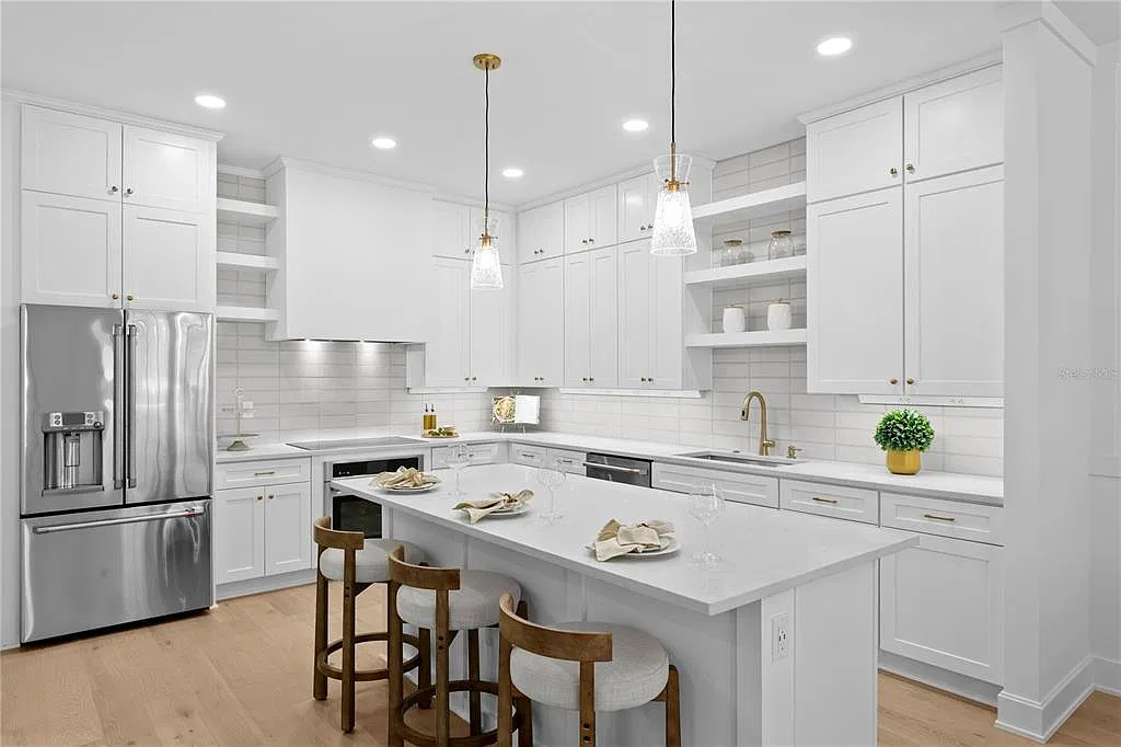 3 bed, 3.5 bath, 2397 sqft, $6,500 — Photo 4