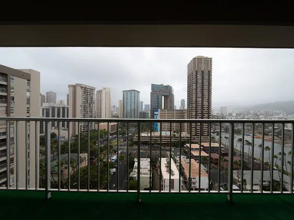 430 Keoniana St APT 1-1114, Honolulu, HI 96815