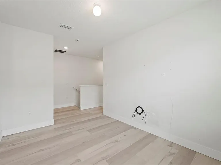 2878 Suncoast Plains Dr — Photo 29
