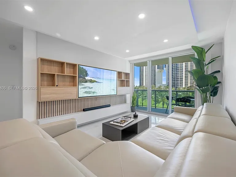19370 Collins Ave #507 — Photo 4