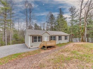89 Sentelle Ln, Hendersonville, NC 28739