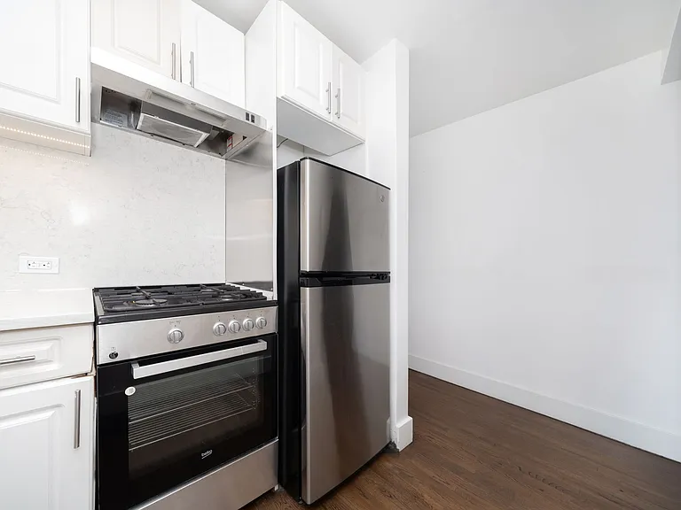 344 E 63rd St #15D — Photo 2