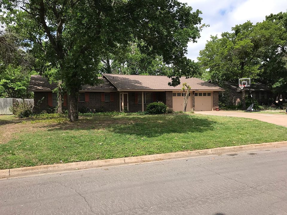 1st image of 1204 Meadowlark Ln