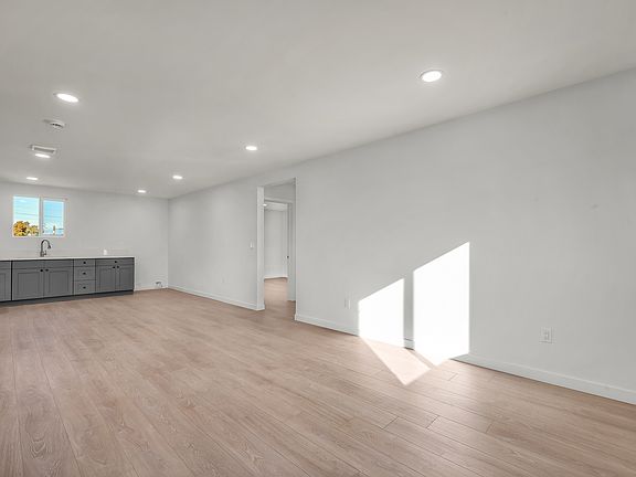 4th image of 239 1/2 E 65th St #A