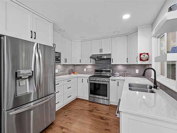 4th image of 683 Gaetjen St