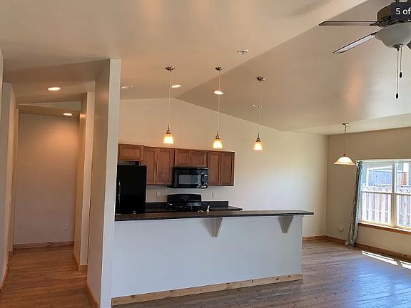 3rd image of 20 Voyager Ln Unit A