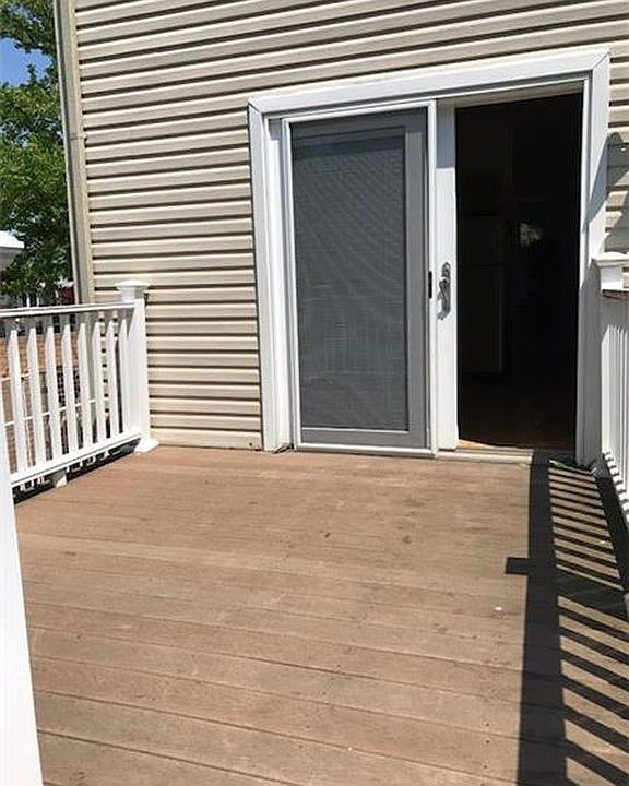 1st image of 174 Holland Ave