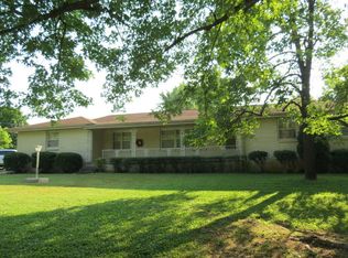 5864 S Hilltop Dr, Springfield, MO 65810