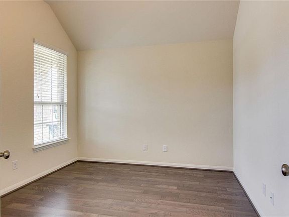 5th image of 1112 Chad Dr