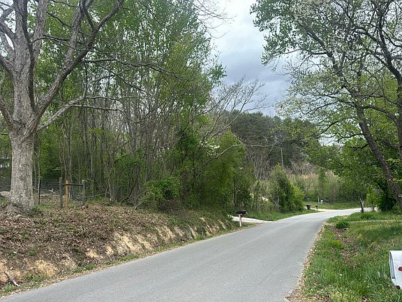 5th image of 493 Akins Rd