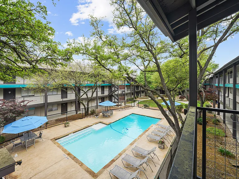 Riverfalls at Bellmar — Photo 13