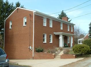 205 Korhnak Ln, Pittsburgh, PA 15221