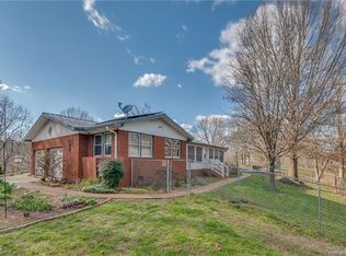 201 Good Earth Ln, Tryon, NC 28782