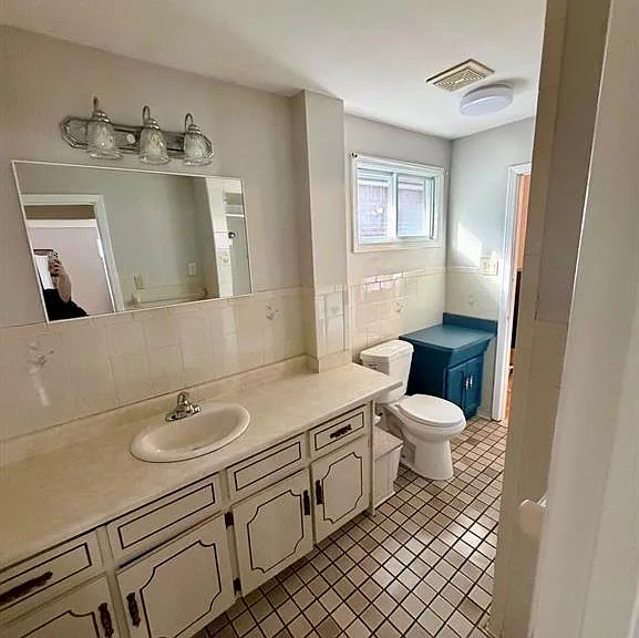 745 Cataraqui St — Photo 8