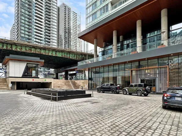 17 Bathurst St, Toronto, ON