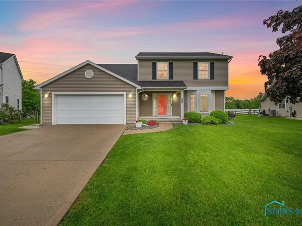 1030 N Ironwood Dr, Rossford, OH 43460