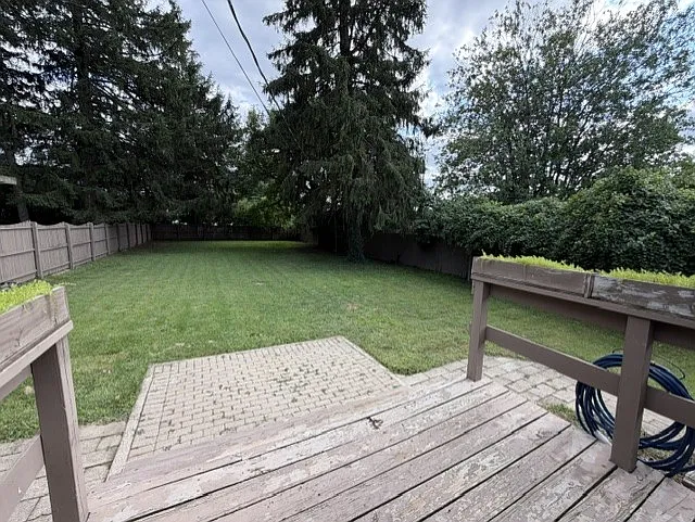 33 Charleston Ave — Photo 21