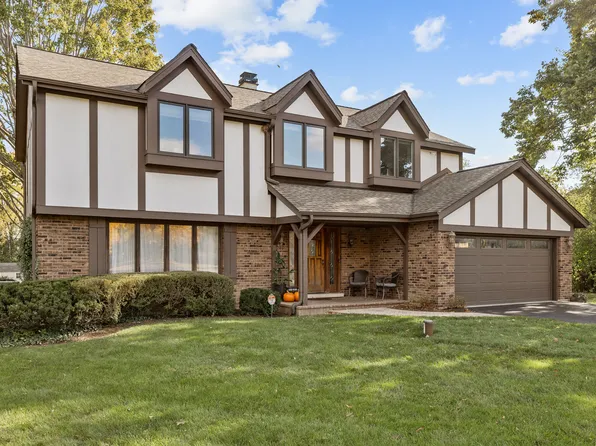 2544 Shenandoah Ln, Long Grove, IL 60047