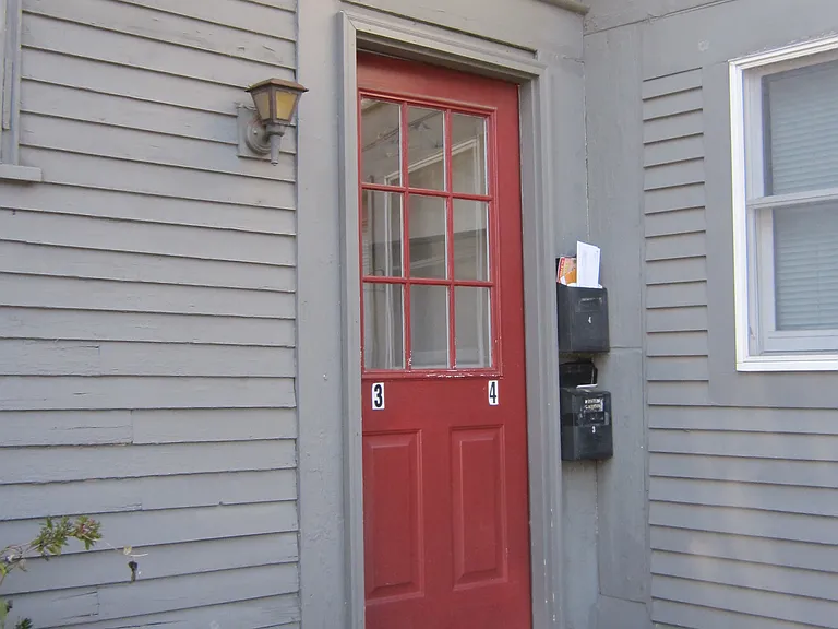 901 Western Ave #3 — Photo 2