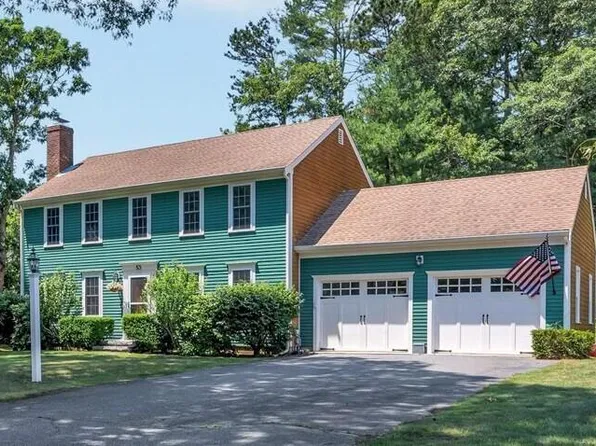 53 Thornberry Circle, Mashpee, MA 02649