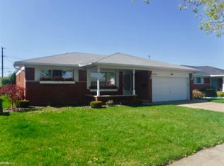 14126 Irvington Dr, Warren, MI 48088