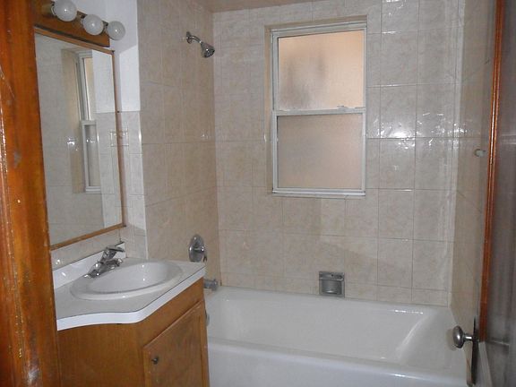 2nd image of 7253 S Cornell Ave #2