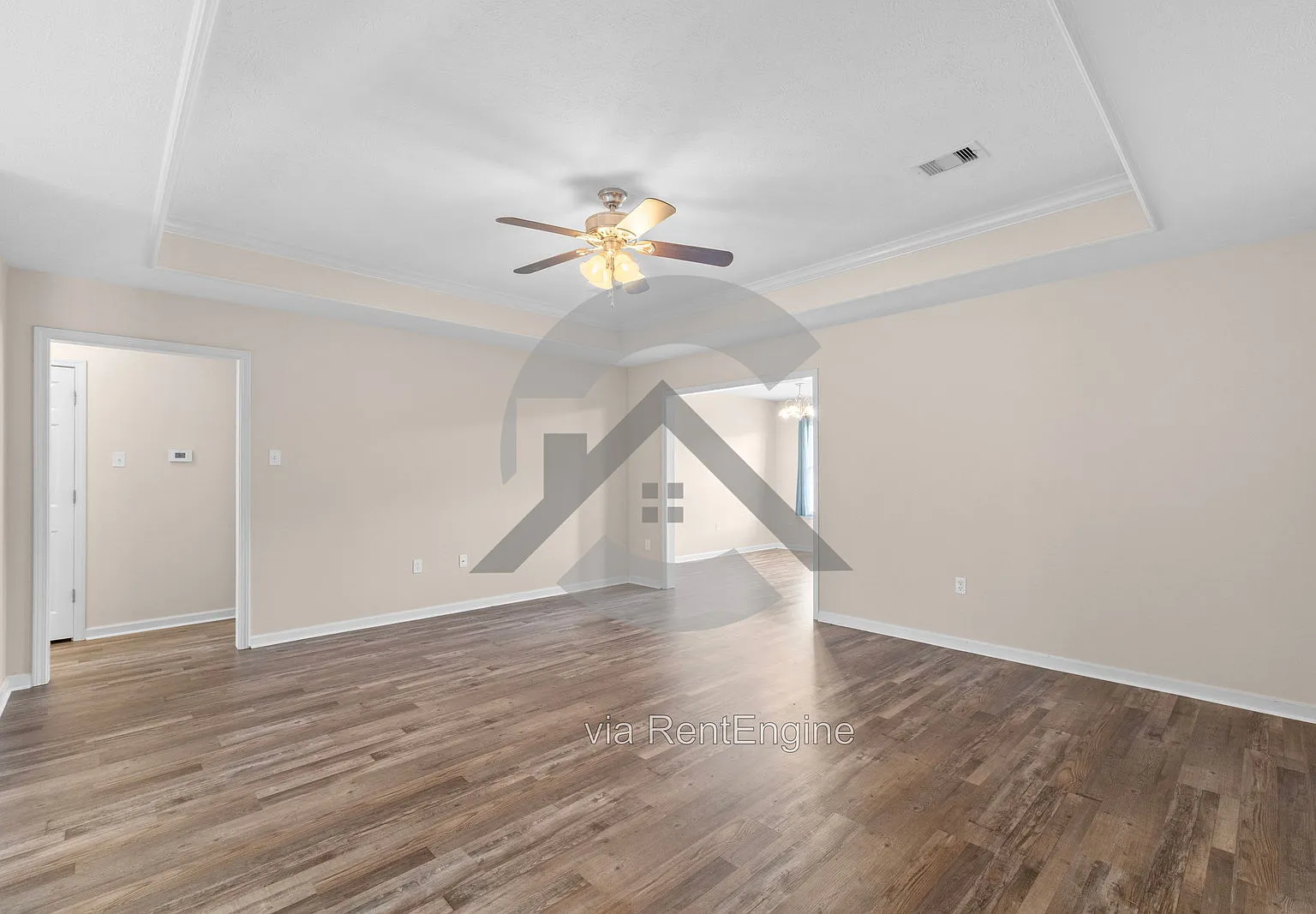 3 bed, 2.0 bath, 1369 sqft, $1,675 — Photo 2