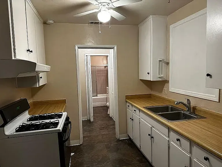 7413 Broadway Ave — Photo 7