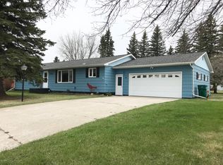 1206 11th St, Langdon, ND 58249