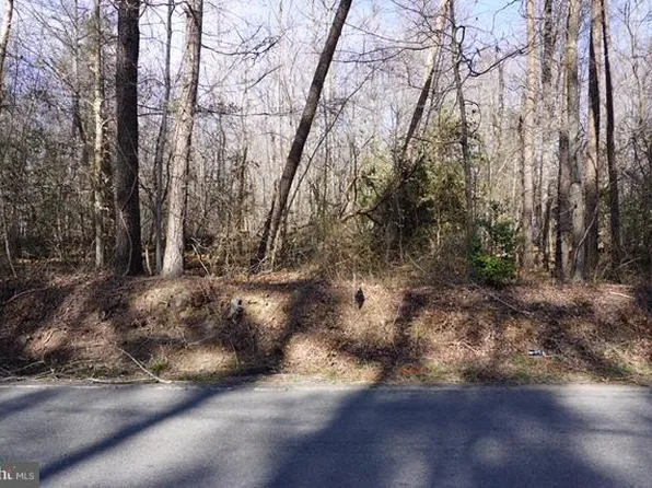 7190 Poorhouse Rd, La Plata, MD 20646