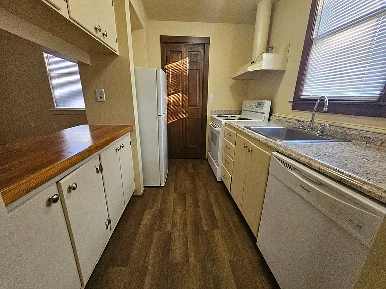 1229 Vinton Ave — Photo 6