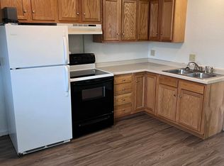 123 1st Ave NW APT 6, Waverly, IA 50677