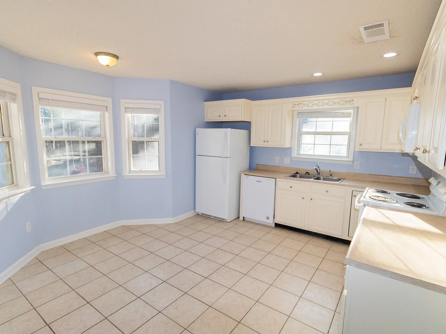 1602 Drayton Lane - A — Photo 3