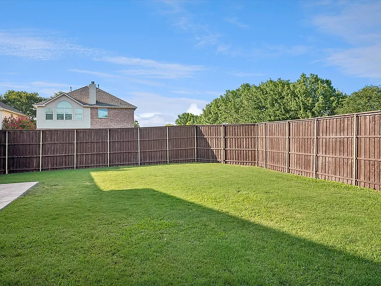 4401 Caledonia Creek Ln — Photo 24