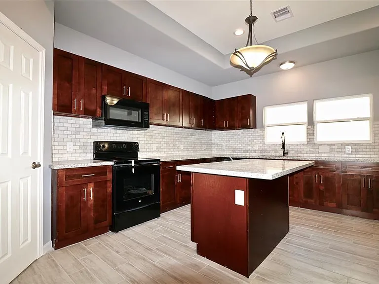 4238 Aledo St — Photo 8