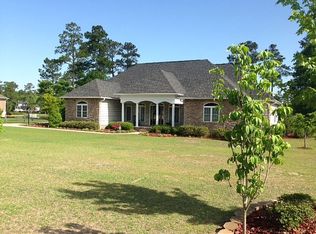8500 Governors Ln, Hope Mills, NC 28348