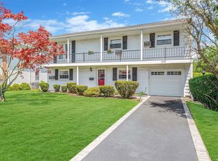 315 Broadway, West Babylon, NY 11704