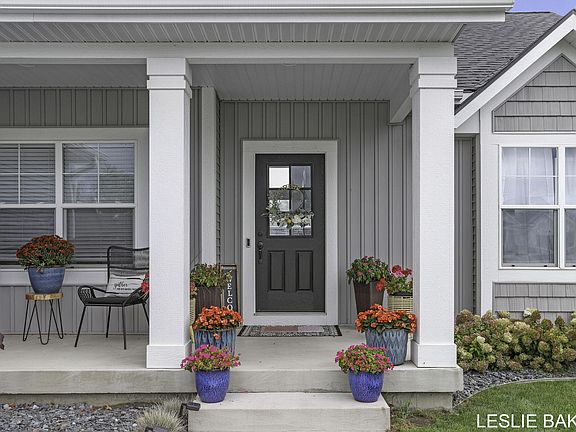 3rd image of 4741 W Lake Dr