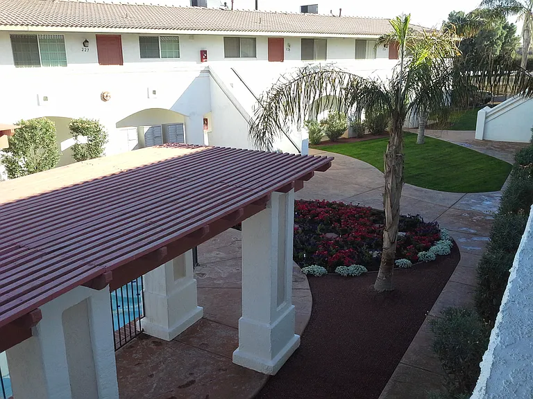 Desert Oasis — Photo 12