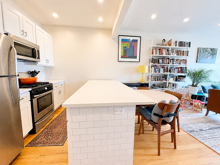 154 Summit St #4 — Photo 4