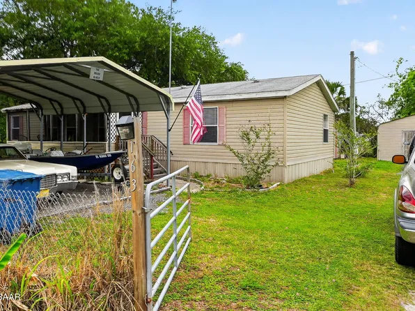 163 West St, Oak Hill, FL 32759