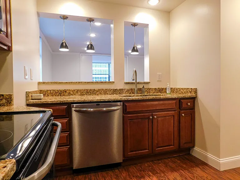 112 Washington Pl #7F — Photo 9