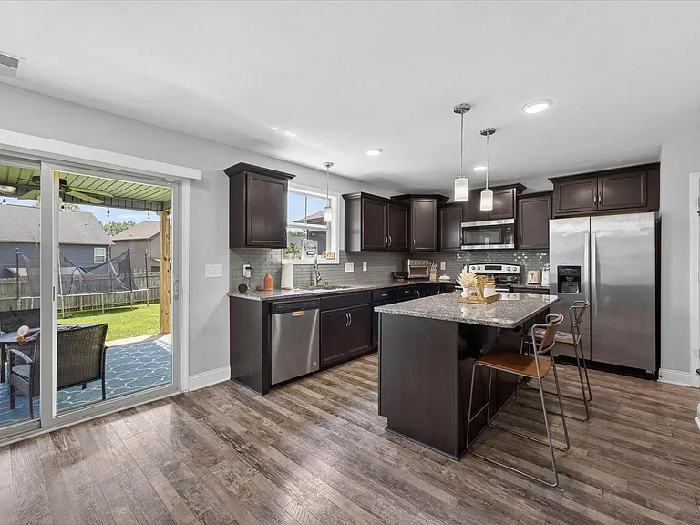 1200 Eagles Nest Ln — Photo 12