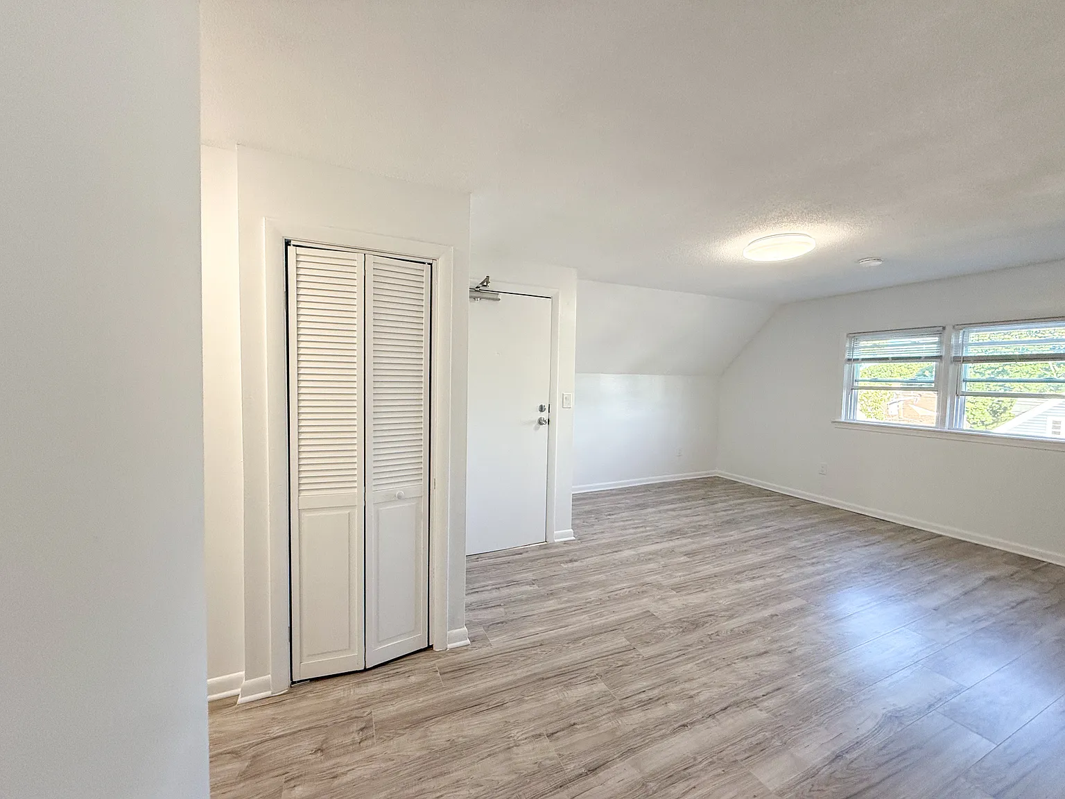 2 bed, 750 sqft, $1,700 — Photo 3