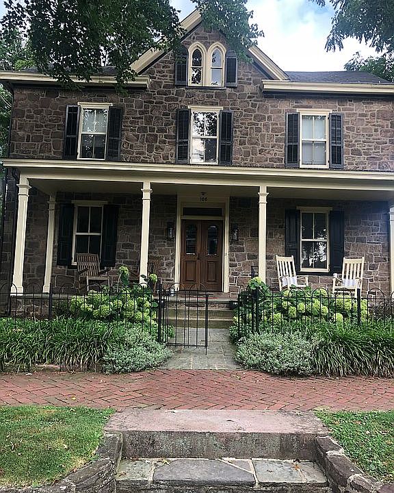 2nd image of 106 S Chancellor St