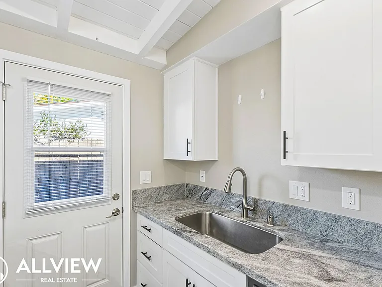 314 Ogle Street — Photo 7
