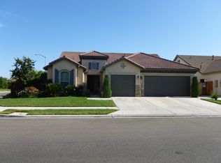 557 E Everglade Ave, Fresno, CA 93720