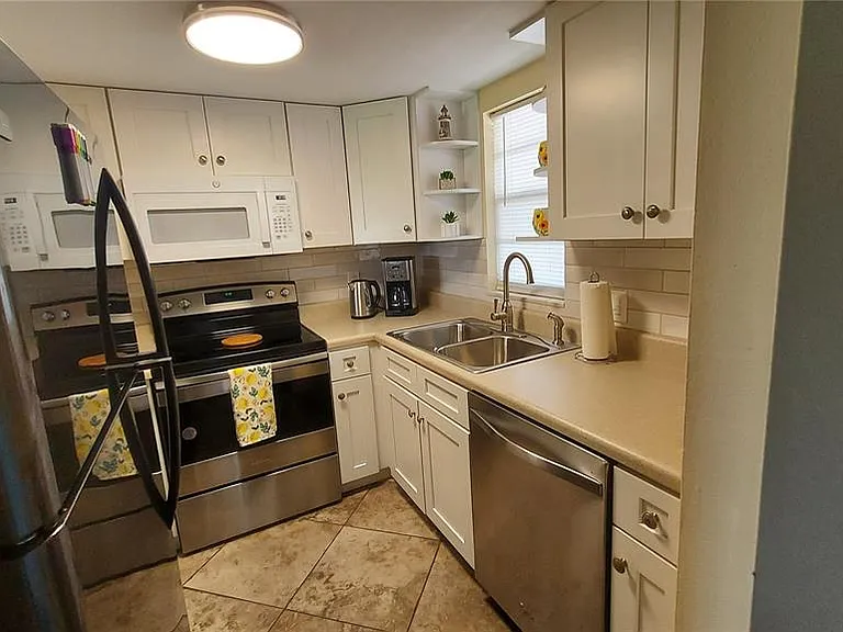 5154 Turquoise Ln #201 — Photo 4