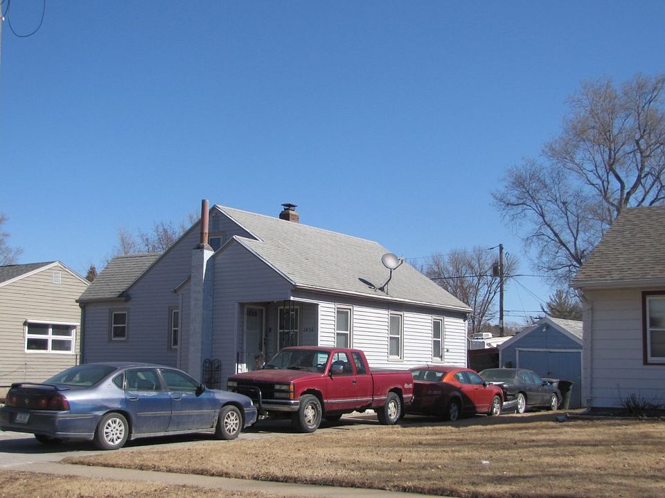 2nd image of 2856 Rebecca St