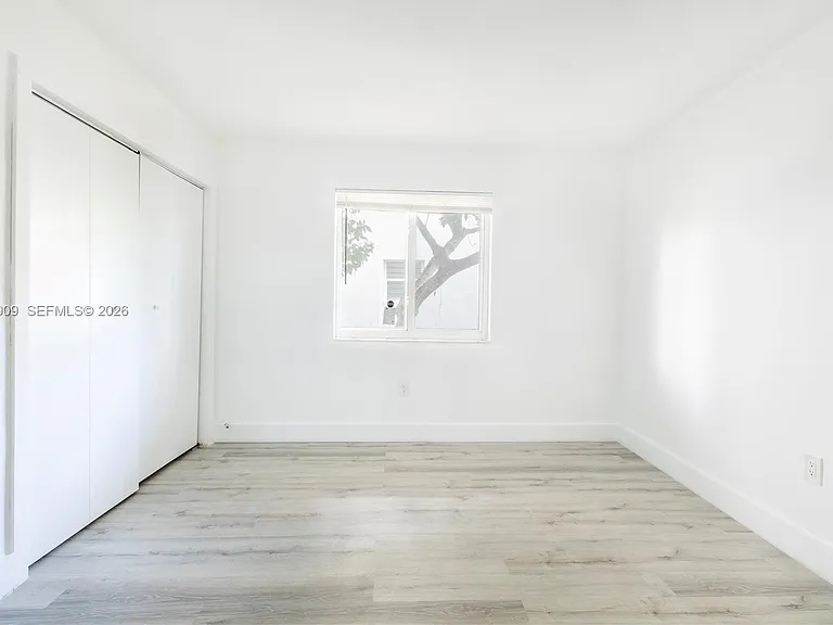 1091 SW 4th St #1 — Photo 8